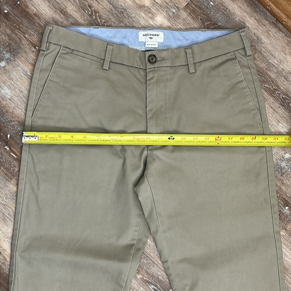 Dockers Mens Khaki Pants Size 33 x 32 Slim Tapered Classic Trousers Office Work - Picture 9 of 16